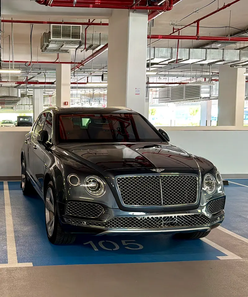 Bentley Bentayga W12 GCC | Bentley Reviews May 2026 | Rare UAE Colour | Collector-Level Condition - Image 12