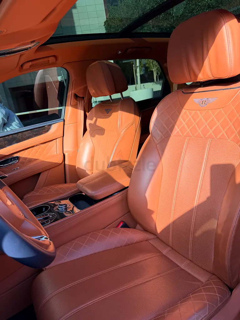 Bentley Bentayga W12 GCC | Bentley Reviews May 2026 | Rare UAE Colour | Collector-Level Condition - Image 5