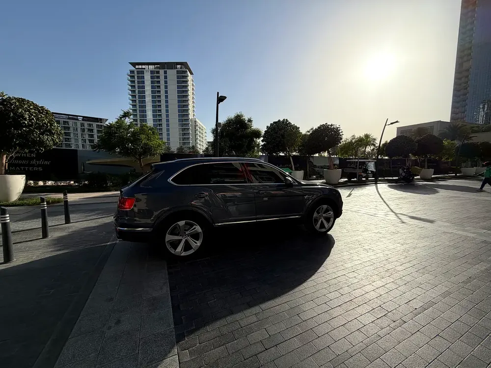 Bentley Bentayga W12 GCC | Bentley Reviews May 2026 | Rare UAE Colour | Collector-Level Condition - Image 6