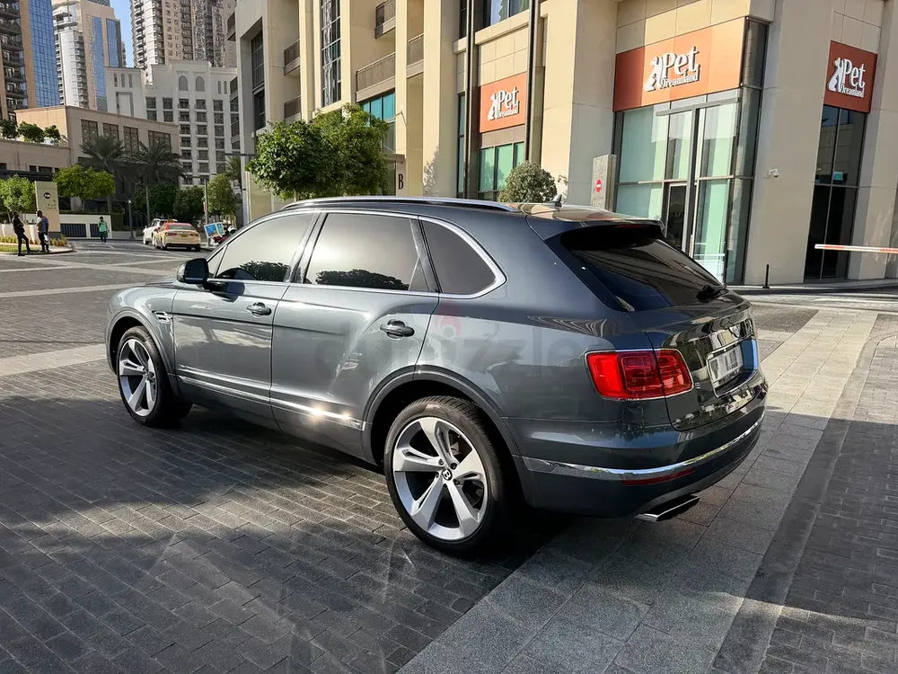 Bentley Bentayga W12 GCC | Bentley Reviews May 2026 | Rare UAE Colour | Collector-Level Condition - Image 7