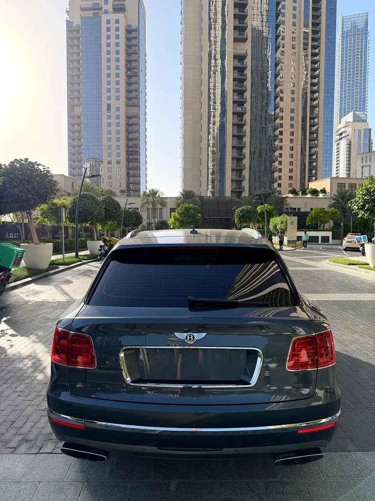 Bentley Bentayga W12 GCC | Bentley Reviews May 2026 | Rare UAE Colour | Collector-Level Condition - Image 8