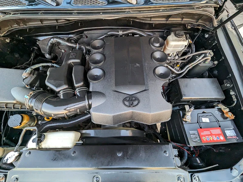 TOYOTA FJ CRUISER 2011 GCC IN EXCELLENT CONDITION - Image 11