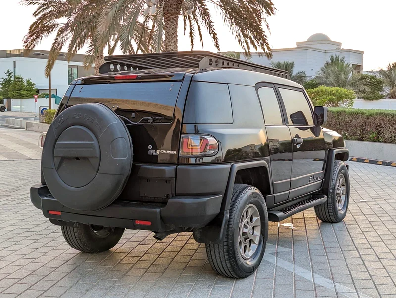 TOYOTA FJ CRUISER 2011 GCC IN EXCELLENT CONDITION - Image 12