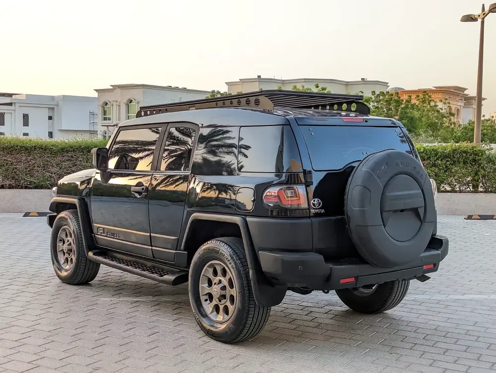 TOYOTA FJ CRUISER 2011 GCC IN EXCELLENT CONDITION - Image 13