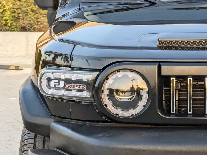 TOYOTA FJ CRUISER 2011 GCC IN EXCELLENT CONDITION - Image 19