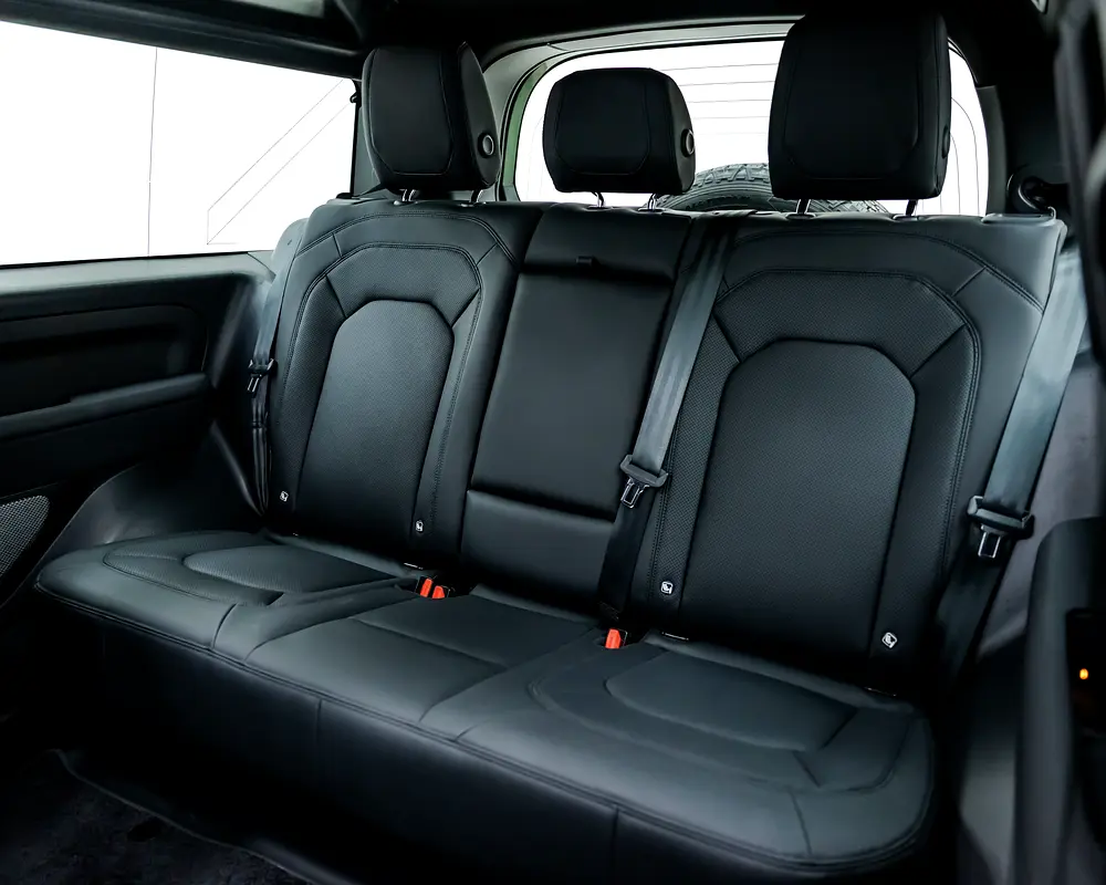 LAND ROVER DEFENDER 90 75TH ANNIVERSARY EDITION V6 - 2023 - GCC - ALT AYER WARRANTY AND SERVICE - Image 14