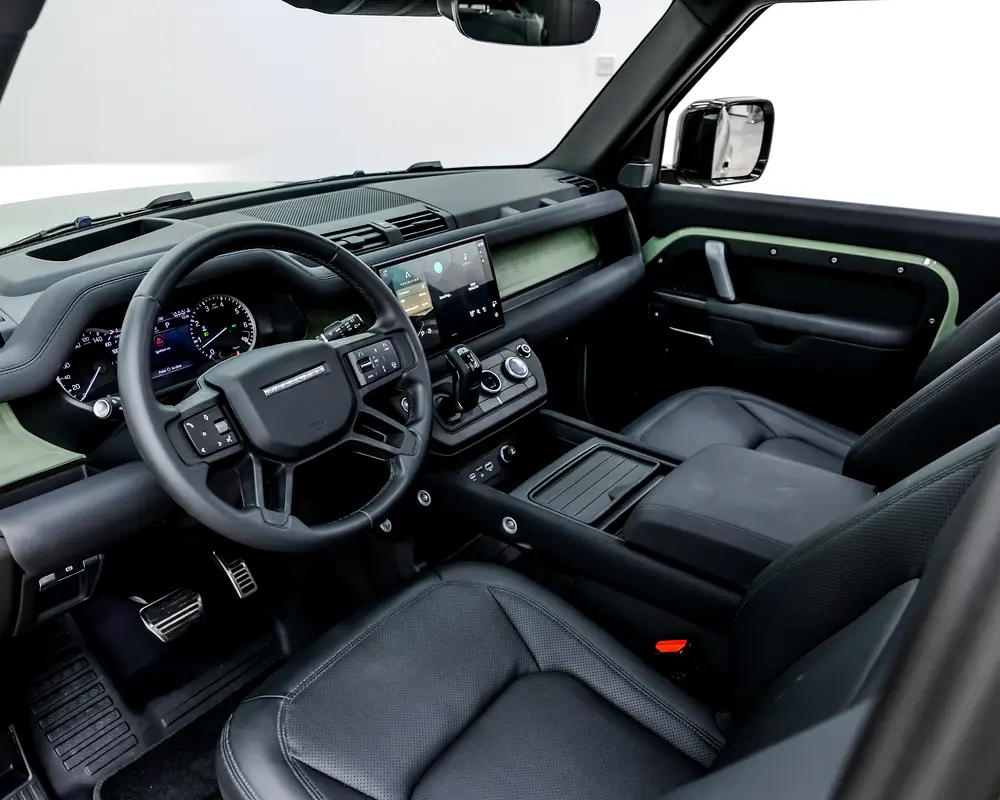LAND ROVER DEFENDER 90 75TH ANNIVERSARY EDITION V6 - 2023 - GCC - ALT AYER WARRANTY AND SERVICE - Image 6