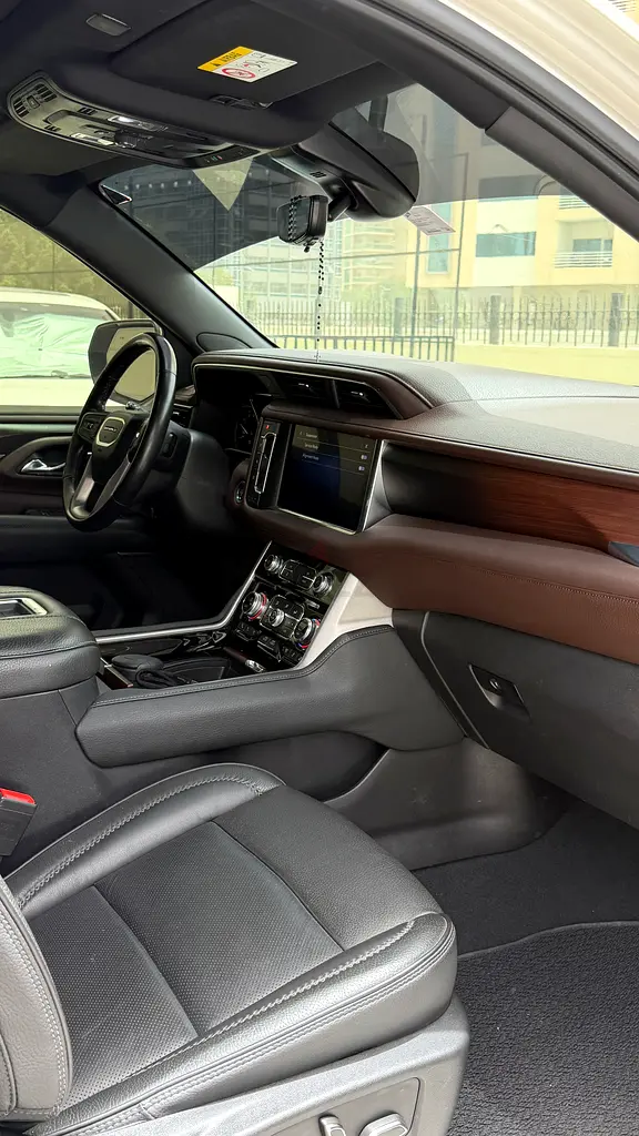 GMC Yukon Denali 2021 | GCC Specs | Low Mileage | Full Service History - Image 5