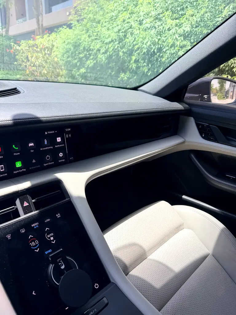 Porsche Taycan Standard Battery Performance Plus - Image 11