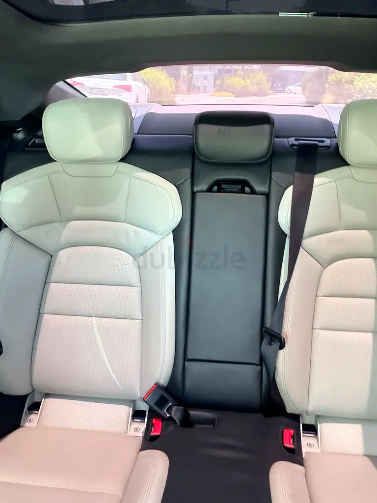 Porsche Taycan Standard Battery Performance Plus - Image 12