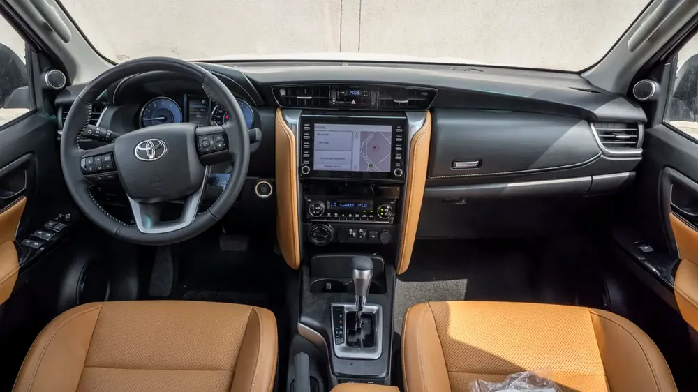 Toyota Fortuner 4.0 FULL OPTION 2025  *EXPORT ONLY* - Image 12