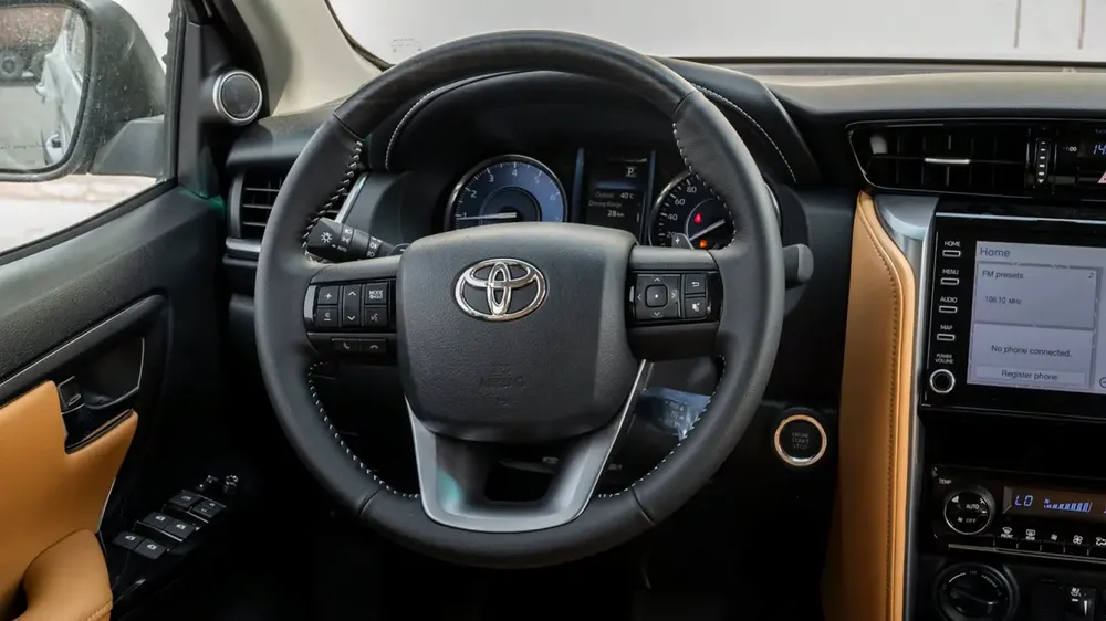 Toyota Fortuner 4.0 FULL OPTION 2025  *EXPORT ONLY* - Image 13