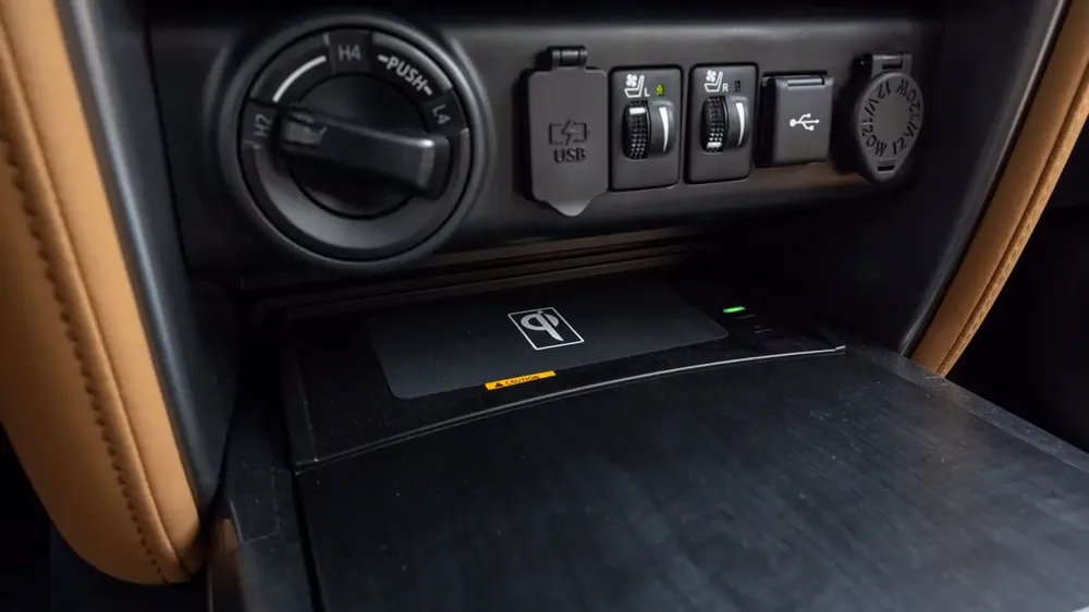 Toyota Fortuner 4.0 FULL OPTION 2025  *EXPORT ONLY* - Image 18