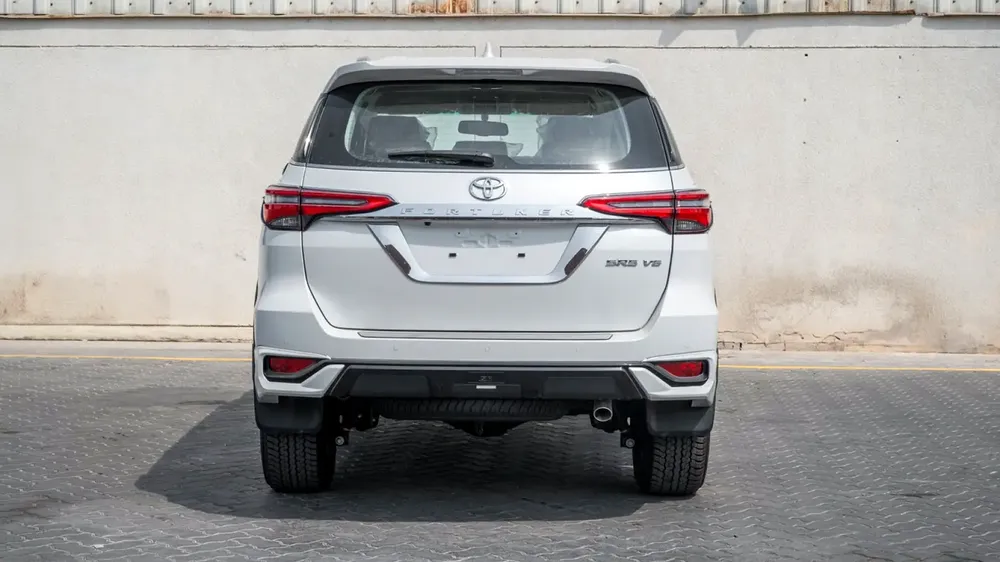Toyota Fortuner 4.0 FULL OPTION 2025  *EXPORT ONLY* - Image 5