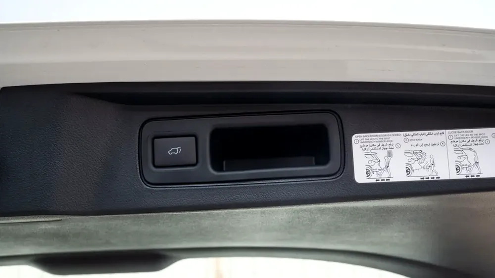 Toyota Fortuner 4.0 FULL OPTION 2025  *EXPORT ONLY* - Image 7