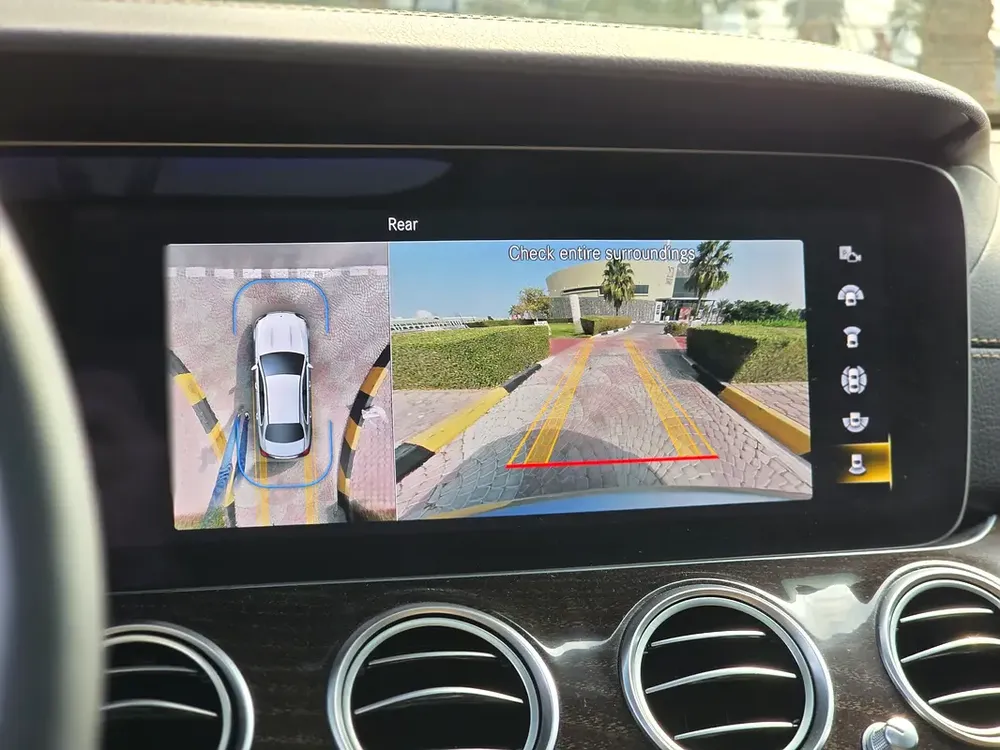 2022 Mercedes-Benz E-Class E 300 AMG | GCC Specs | Pristine Condition - Image 18