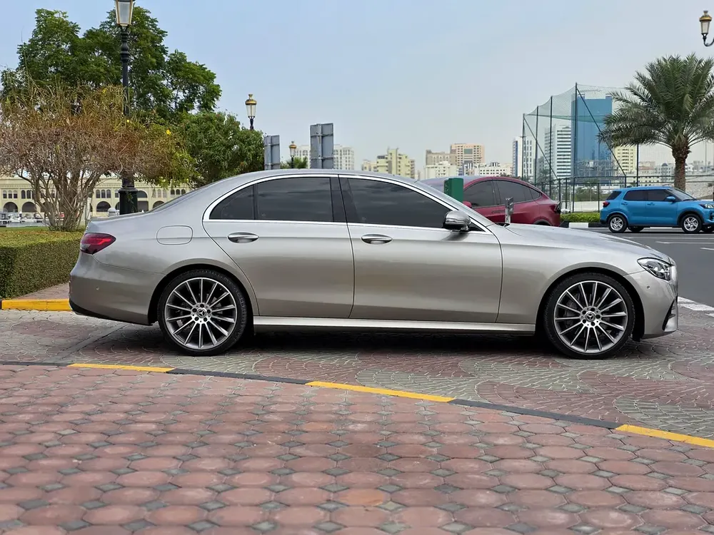2022 Mercedes-Benz E-Class E 300 AMG | GCC Specs | Pristine Condition - Image 5
