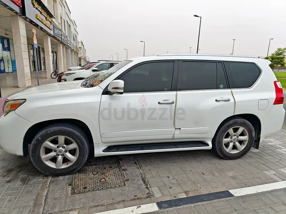 Elegant GX460, full options, white color lady driven - Image 4