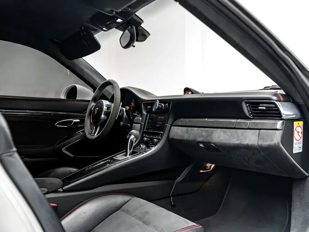 The BEST Ramadan Offer in the UAE - Limited Time, December 2026 Porsche Warranty, Low KMs, GCC - Image 12