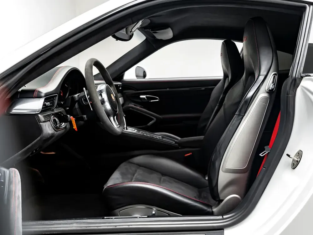 The BEST Ramadan Offer in the UAE - Limited Time, December 2026 Porsche Warranty, Low KMs, GCC - Image 9