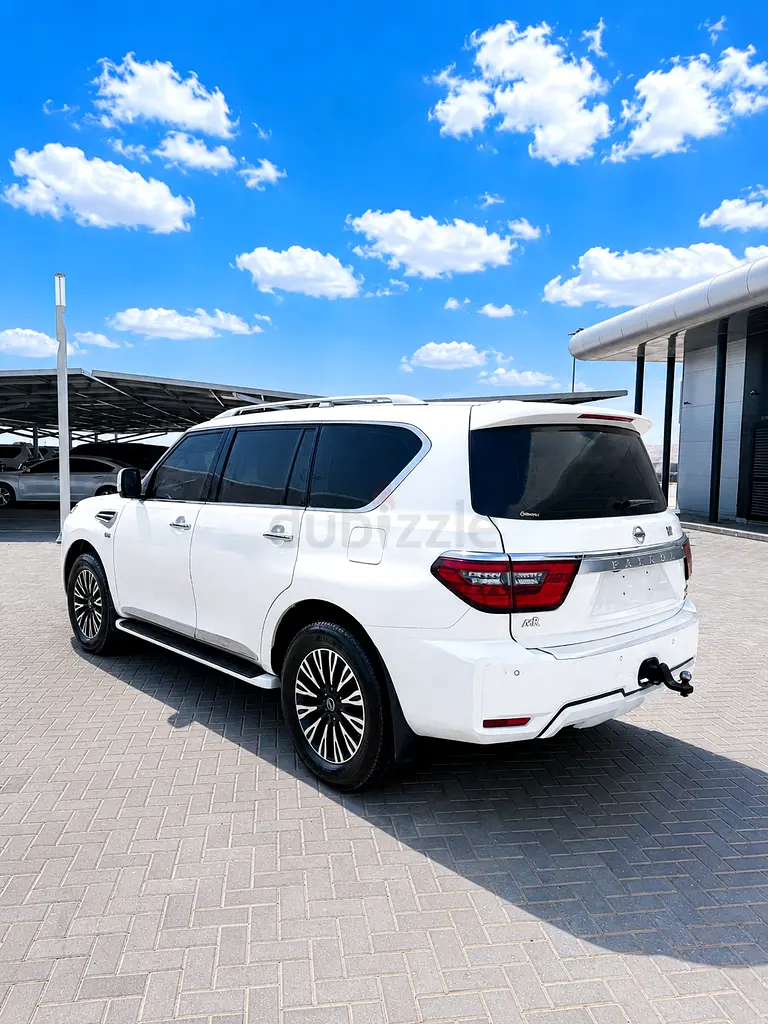 2021 NISSAN PATROL V8 TITANIUM - GCC SPECS - BIG ENGINE - FULL OPTION - Image 4