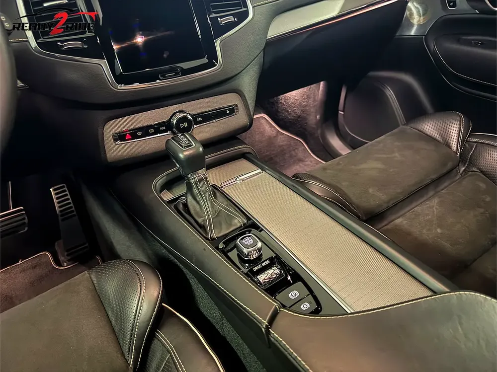 2020 Volvo XC90 T6 R-Design - Image 15
