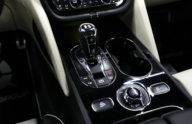 Speed ! Perfect Condition | Service Contract + 3 Years Warranty | 100% Finance V8 Ref#C011078 - Image 10