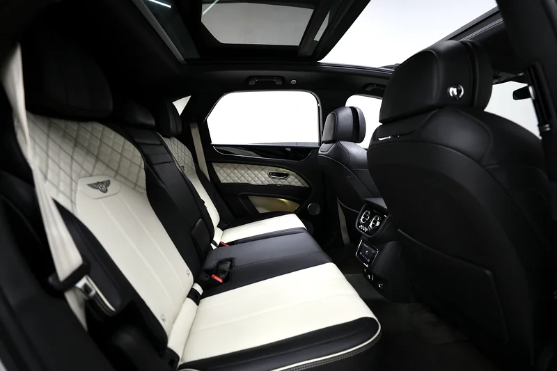 Speed ! Perfect Condition | Service Contract + 3 Years Warranty | 100% Finance V8 Ref#C011078 - Image 17
