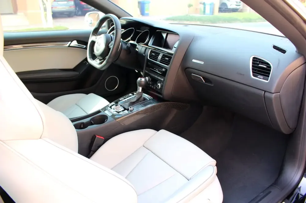 2014 Audi RS5 4.2 FSI Quattro - GCC Specs - Pristine Condition - Image 12