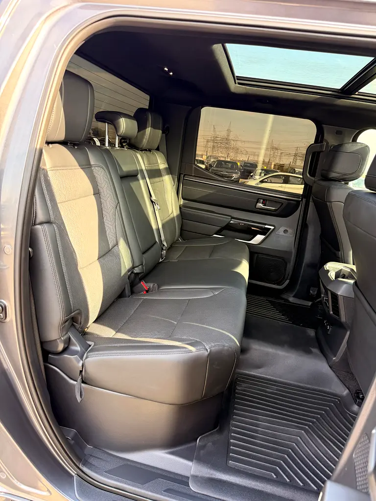 Toyota Tundra Crewmax 2025 -  Limited -4X4 -  EXCELLENT CONDITION  - With Panoramic Roof - Image 16