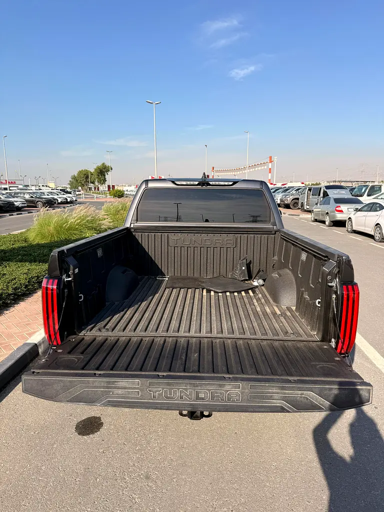 Toyota Tundra Crewmax 2025 -  Limited -4X4 -  EXCELLENT CONDITION  - With Panoramic Roof - Image 17