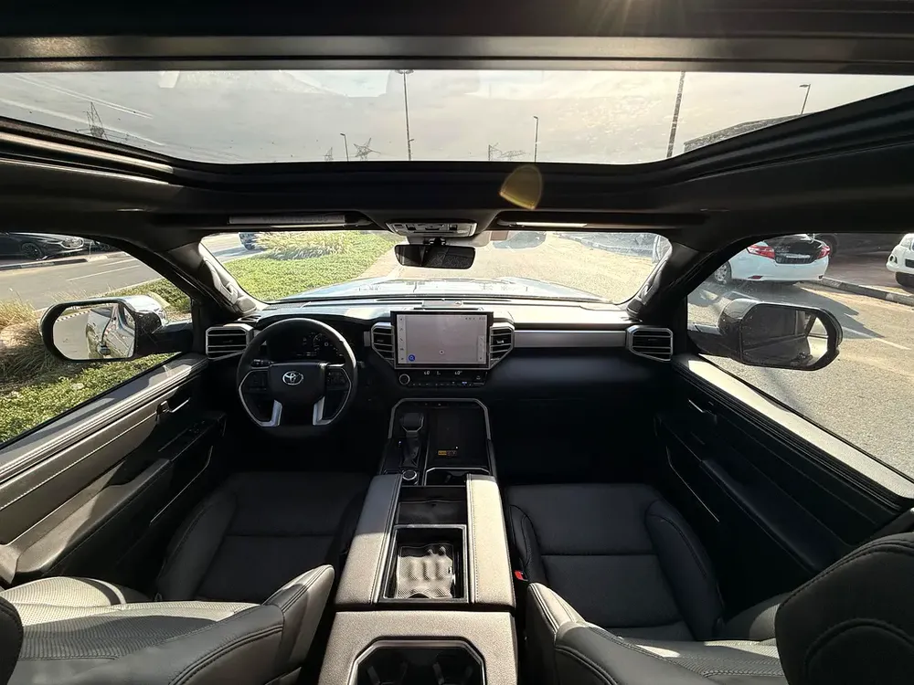 Toyota Tundra Crewmax 2025 -  Limited -4X4 -  EXCELLENT CONDITION  - With Panoramic Roof - Image 8