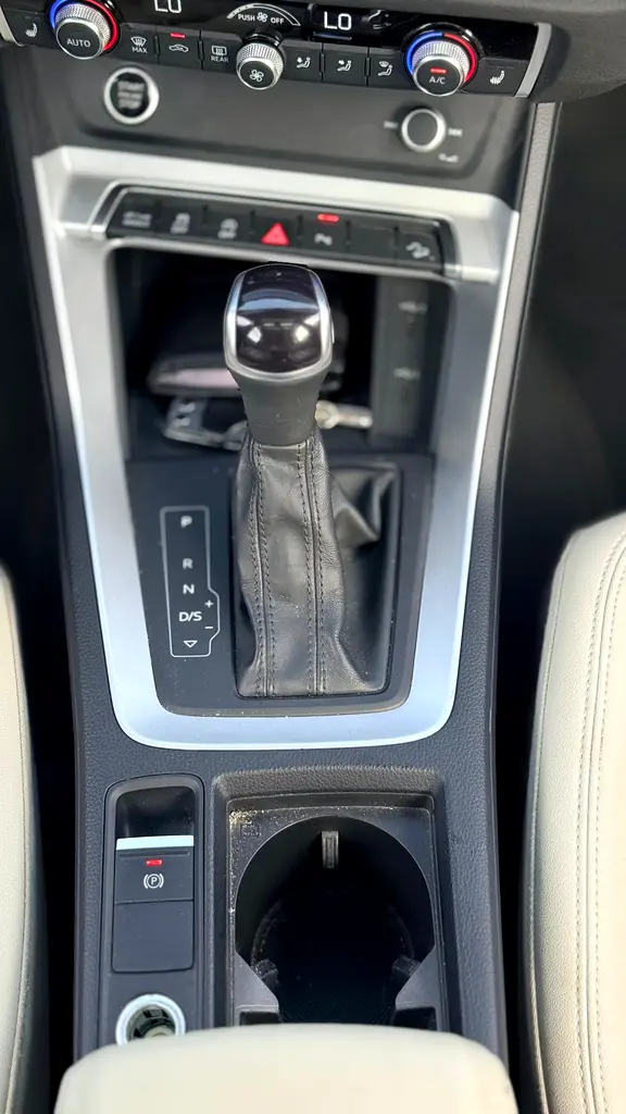 Audi Q3 S Line, 2022 model, full option, very clean - Image 6