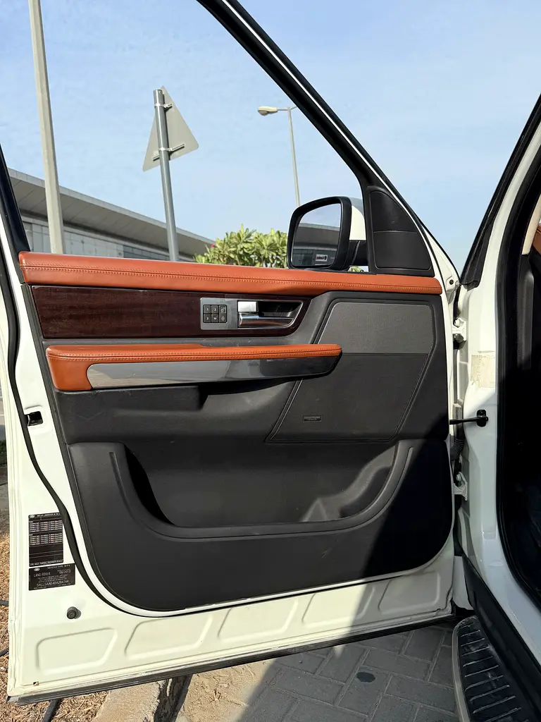 Land Rover Range Rover Sport HST 2011 GCC 510 HP - Image 11
