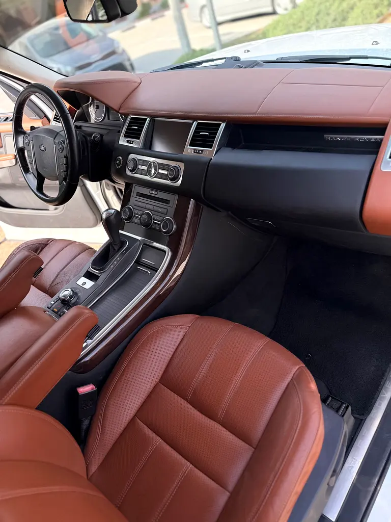 Land Rover Range Rover Sport HST 2011 GCC 510 HP - Image 8