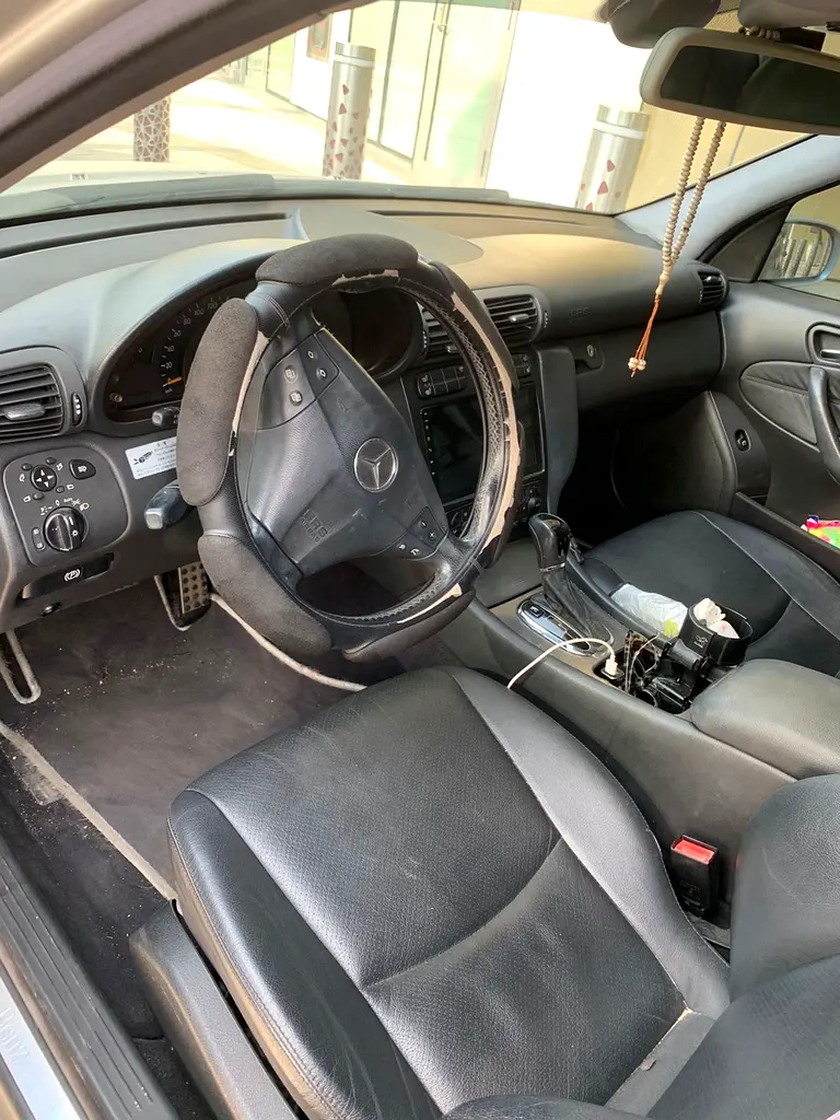 Mercedes-Benz C-Class C240 2004 | Japanese Specs | Low Mileage | Pristine Condition - Image 4
