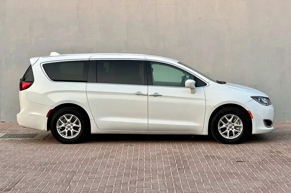 2020 Chrysler Pacifica - American Specs - GCC Ready - Image 5