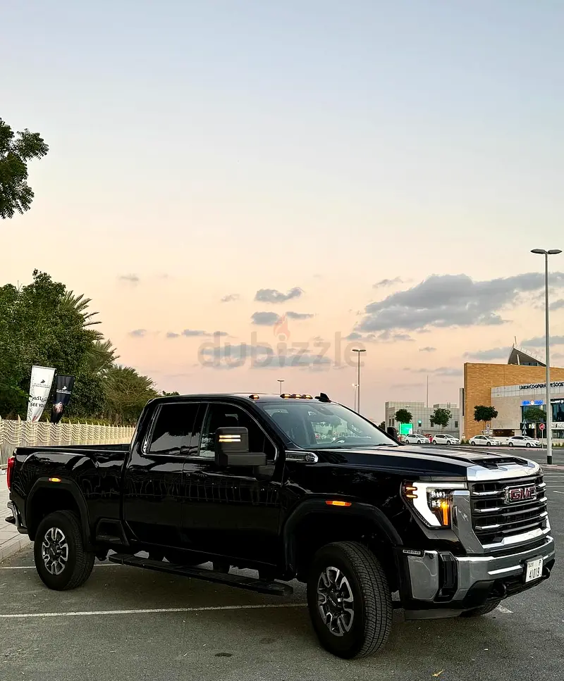 GMC Sierra 2500 HD Denali 2024 - American Specs - Pristine Condition - Image 5