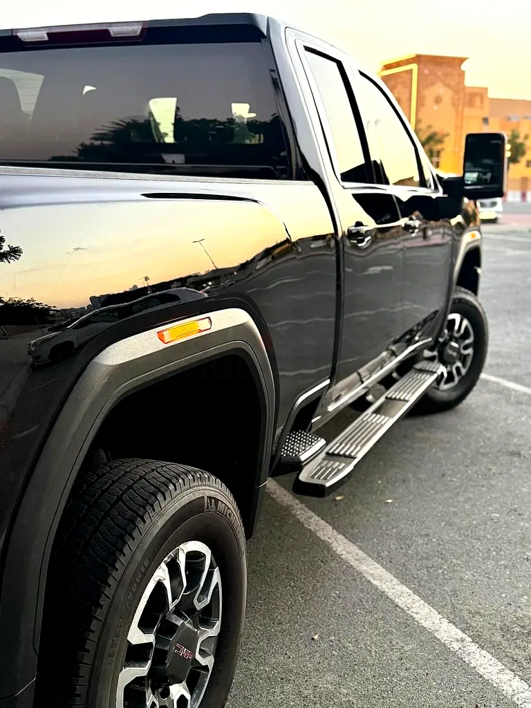 GMC Sierra 2500 HD Denali 2024 - American Specs - Pristine Condition - Image 8