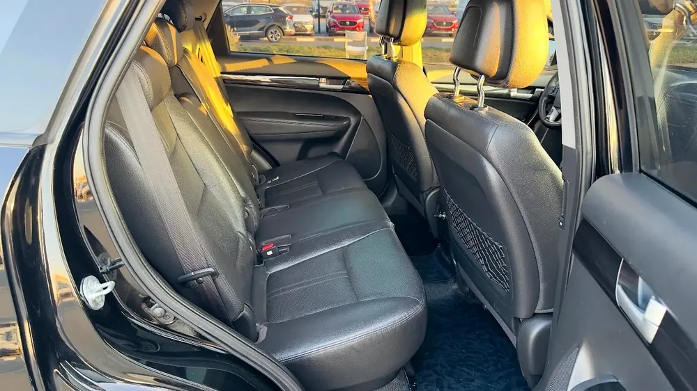 Kia Sorento 2010 - Korean Specs - 7 seater - 2.0L Diesel - Image 7