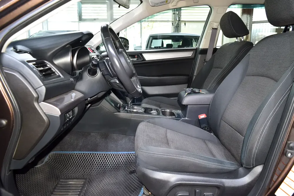 Original Paint . Full Service History . GCC Specs . Low Mileage - Image 7