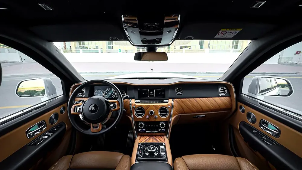 GCC | Rolls Royce Cullinan 2020 | New Facelift | Full Service History | 2025 Look | BB - Image 11