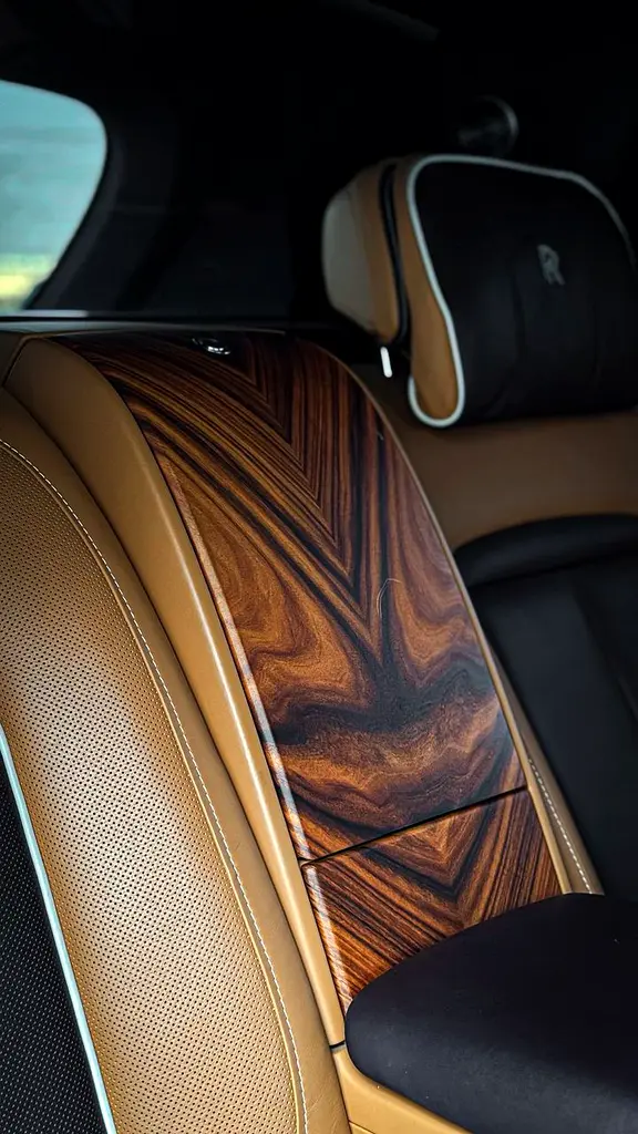 GCC | Rolls Royce Cullinan 2020 | New Facelift | Full Service History | 2025 Look | BB - Image 14