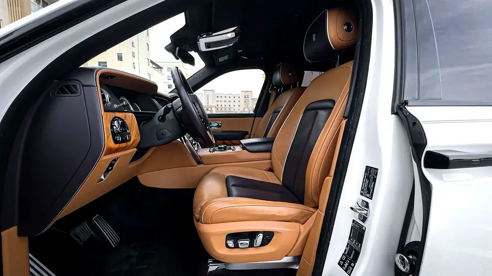 GCC | Rolls Royce Cullinan 2020 | New Facelift | Full Service History | 2025 Look | BB - Image 9