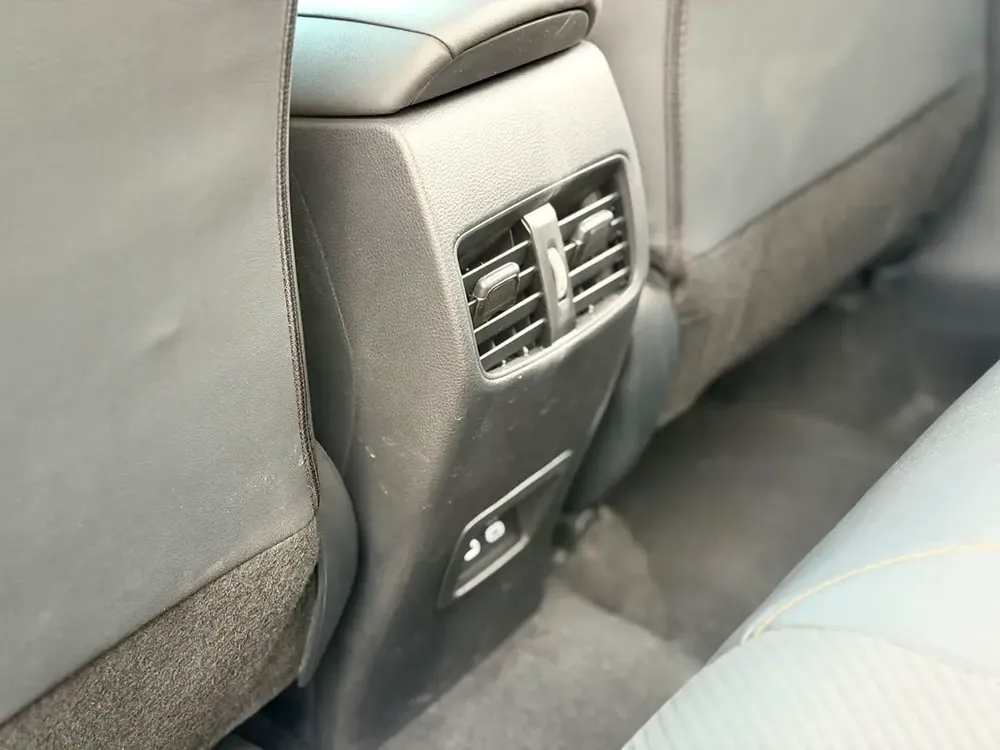 2025 Toyota Front lander Luxury - Image 10
