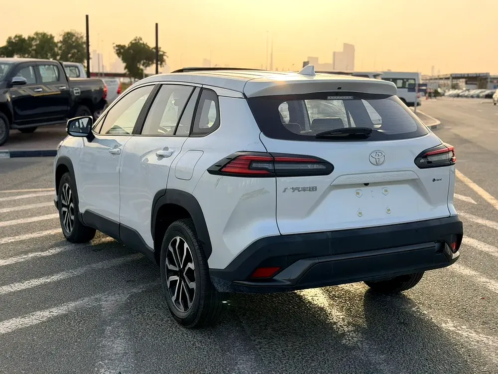 2025 Toyota Front lander Luxury - Image 4