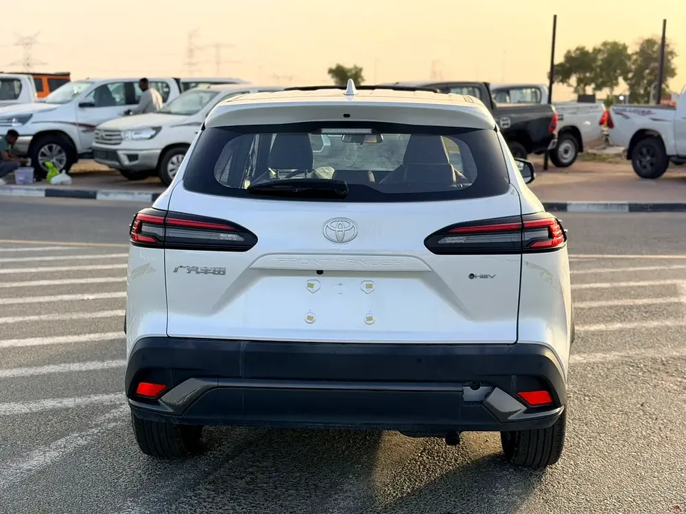 2025 Toyota Front lander Luxury - Image 6
