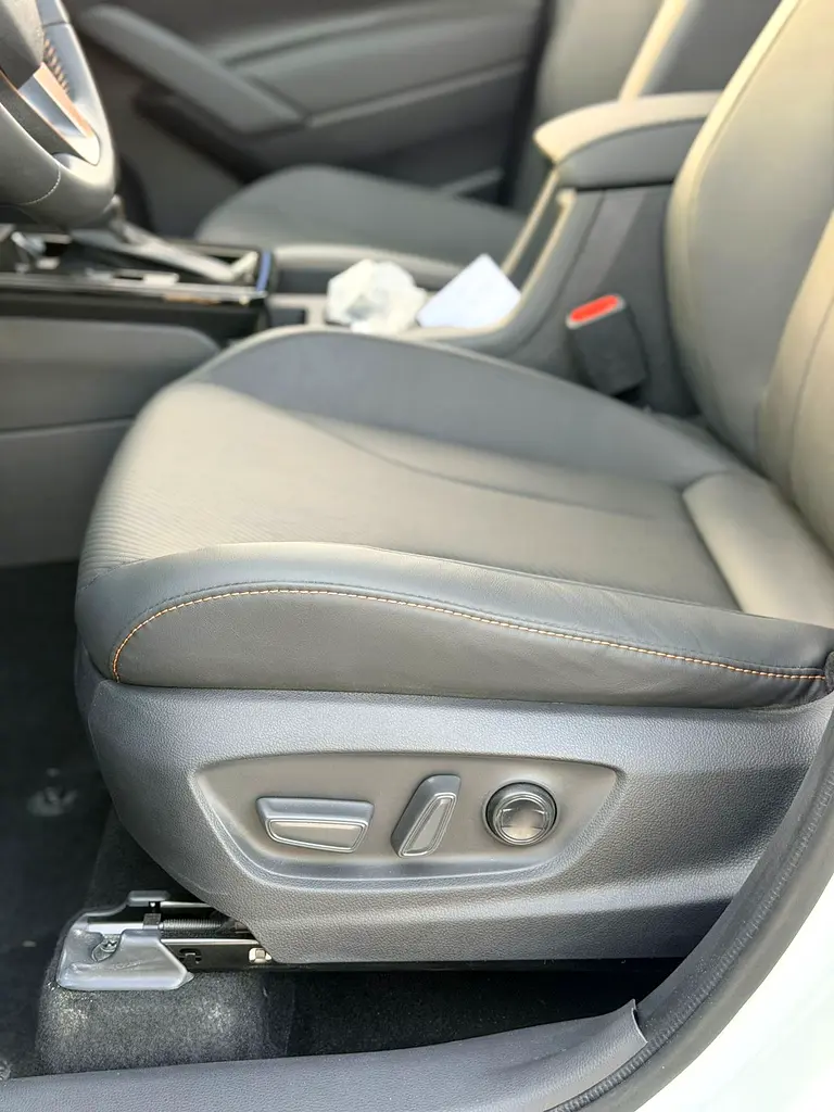 2025 Toyota Front lander Luxury - Image 9