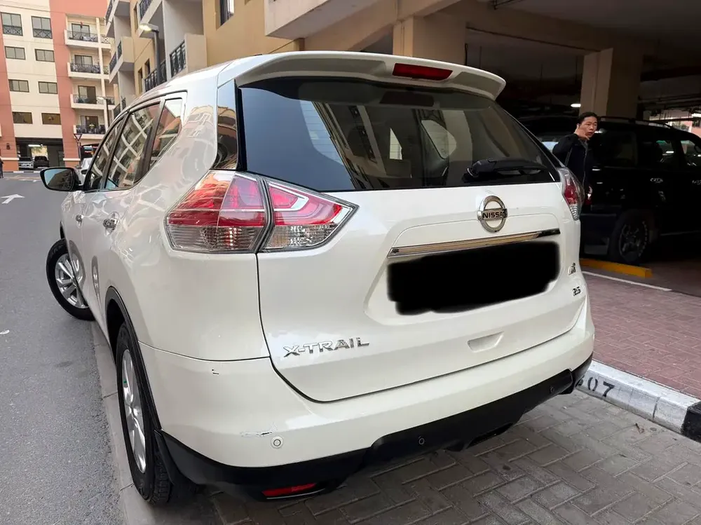 NISSAN XTRAIL 2016 MED OPTION GCC CAR - Image 4