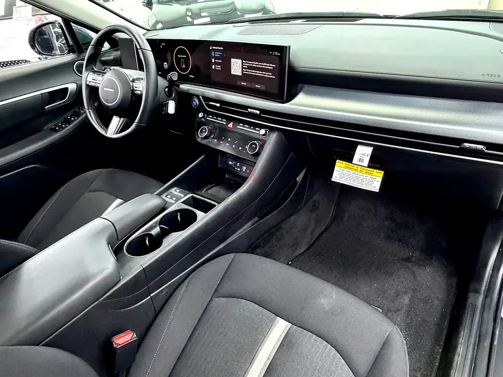 2024 Hyundai Sonata SEL Premium under warranty - Image 7
